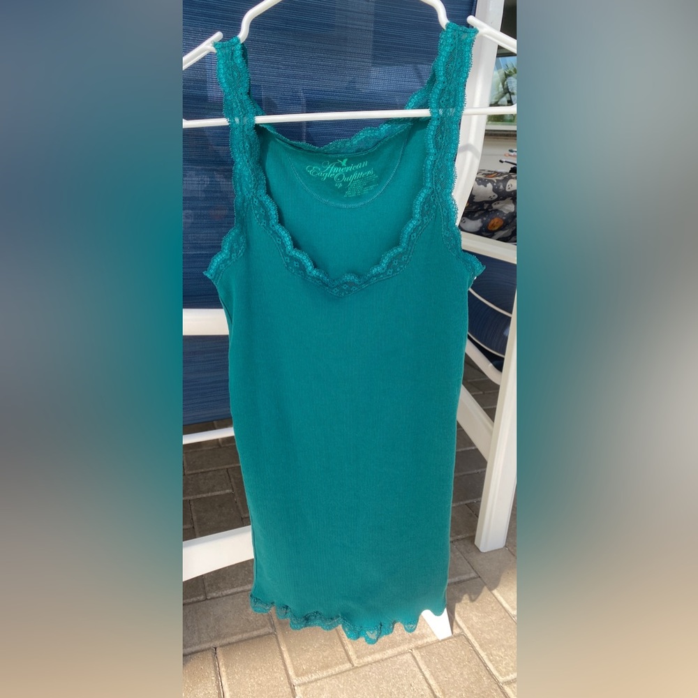 American Eagle lace hem tank top